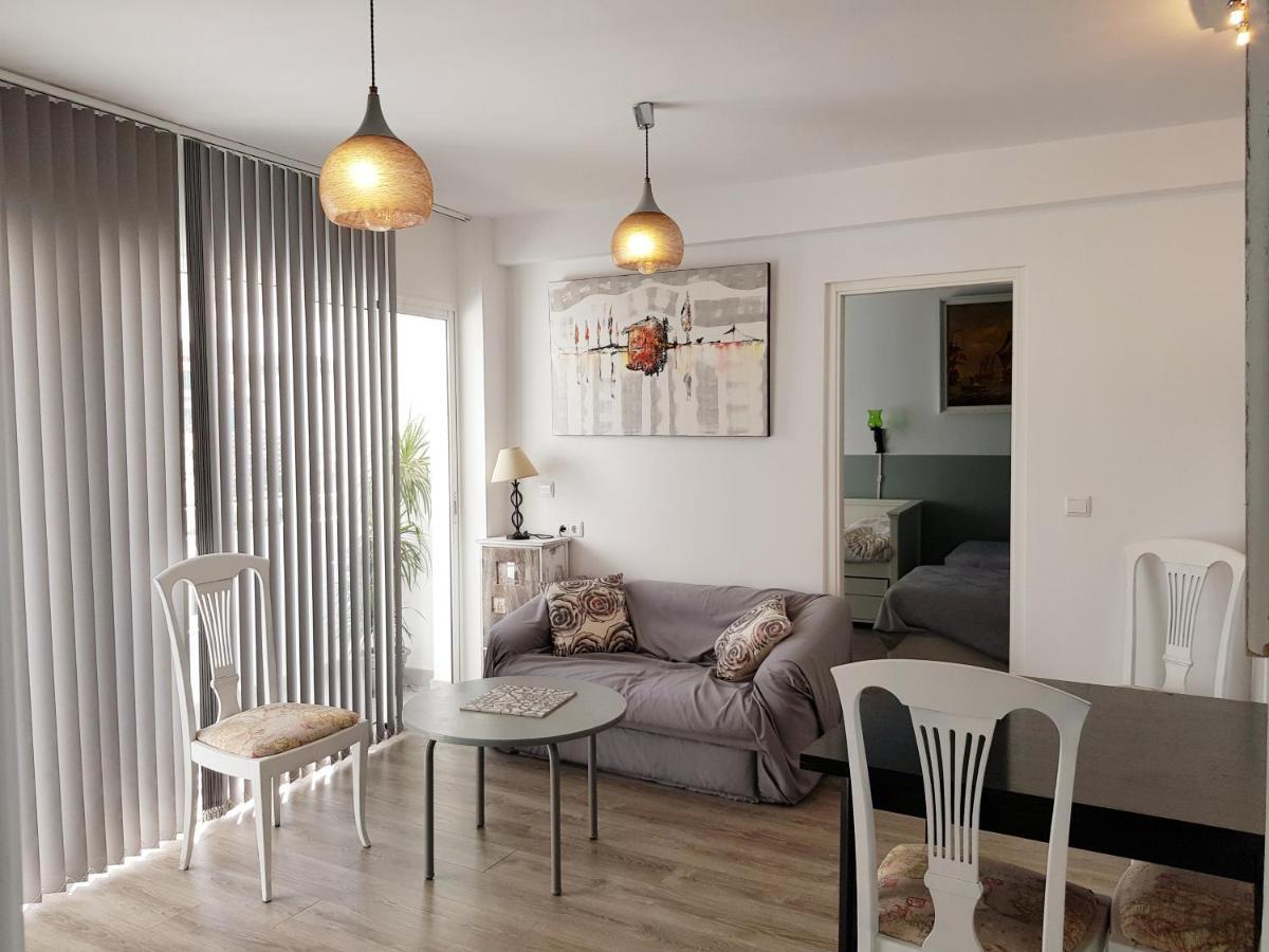 Lolita'S House Torre Del Oro Apartment Sevilla Bagian luar foto